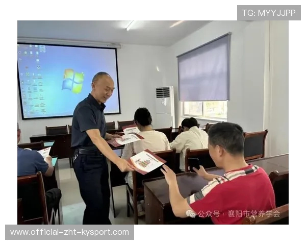 举重教练开设线上科普讲座提升大众科学健身认知