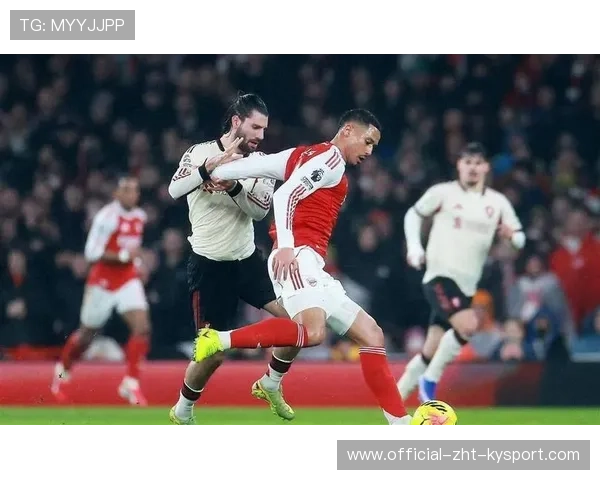 利物浦与阿森纳激战正酣，积分持平，利物浦和阿森纳