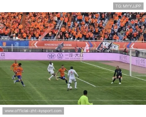 辽宁铁人前场逼抢有力度,断球后射门效率需提升 辽宁铁人前场逼抢有力度,断球后射门效率需提升