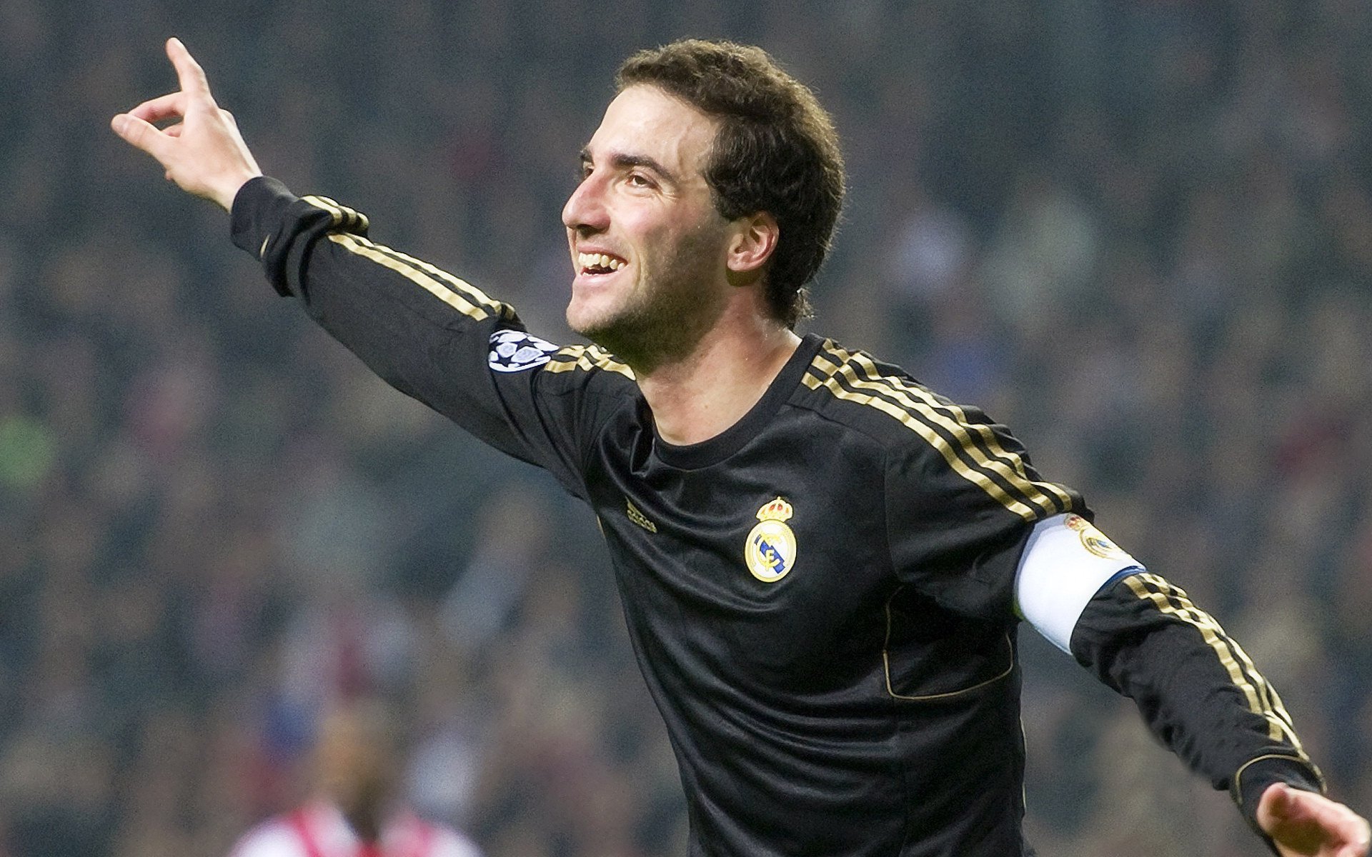 开云官方-西甲：皇家马德里打败巴塞罗那，皇家马德里对战巴塞罗那的视频